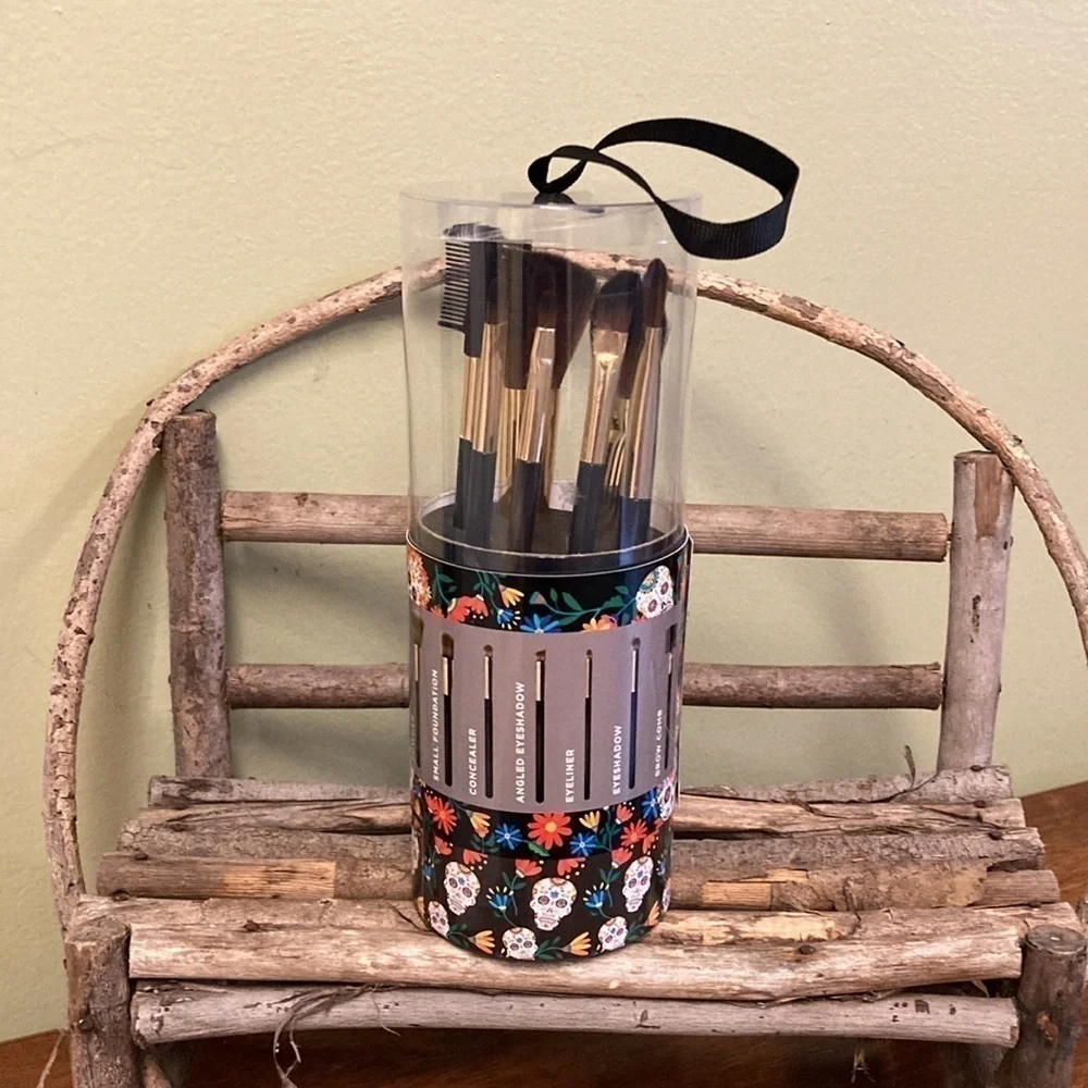 NEW BEAUTY CONCEPTS SUGAR SKULL Day of the Dead FACE & EYE BRUSH COLLECTION
